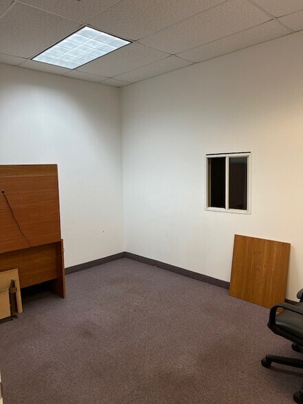 More Photos Of 1650 12th St E, Palmetto Manufacturing For Lease