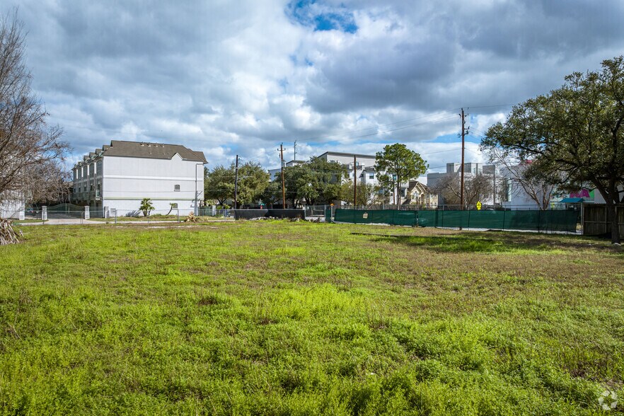 More Photos Of 4802 Caroline St, Houston Land For Sale