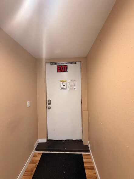 More Photos Of 3180-3190 NE 3rd Ave, Camas Office For Lease