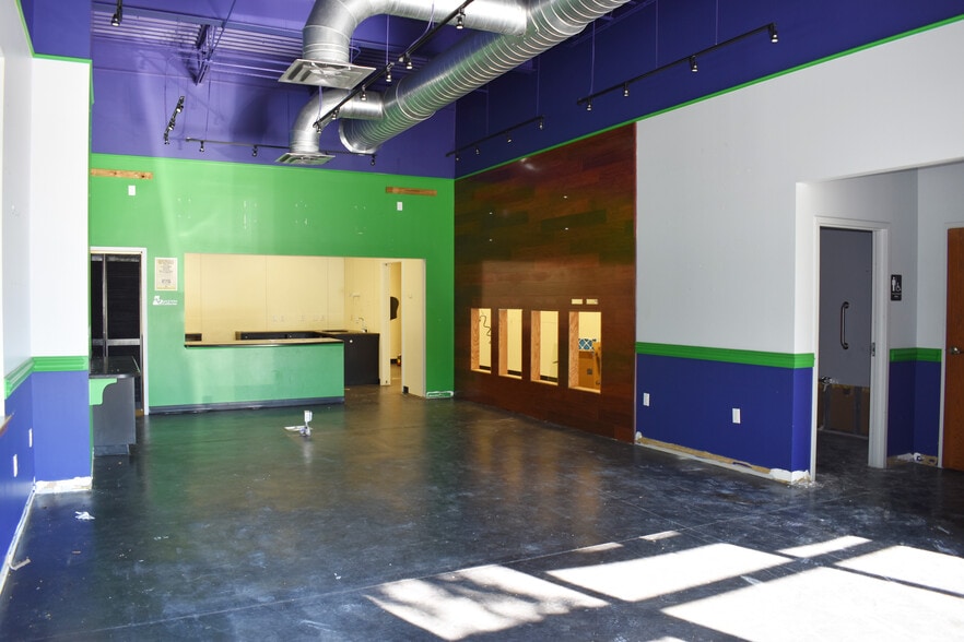 More Photos Of 6770-6782 River Center Dr, Clemmons Freestanding For Lease