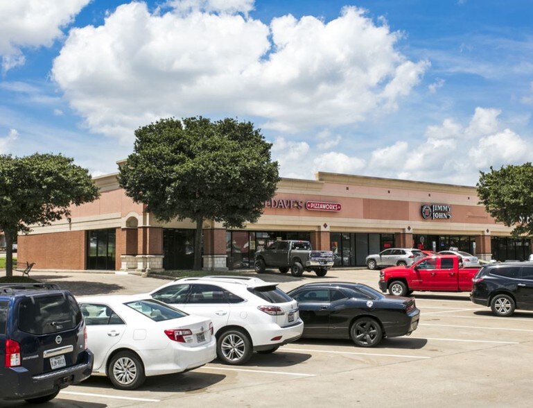 More Photos Of 3501-3535 Longmire Dr, College Station General Retail For Lease