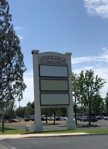 More Photos Of 3570 Stine Rd, Bakersfield Land For Lease
