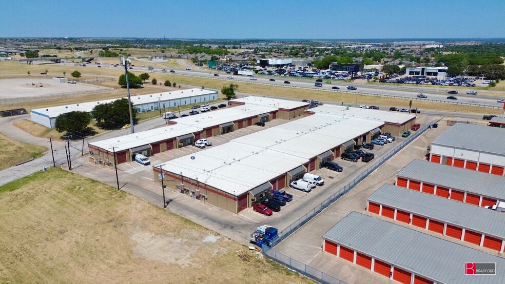 More Photos Of 8851 West Fwy, Fort Worth Unknown For Lease