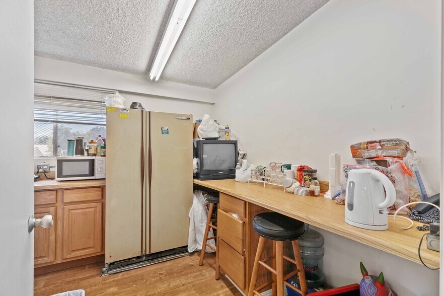 More Photos Of 979 S La Brea Ave, Inglewood Freestanding For Sale