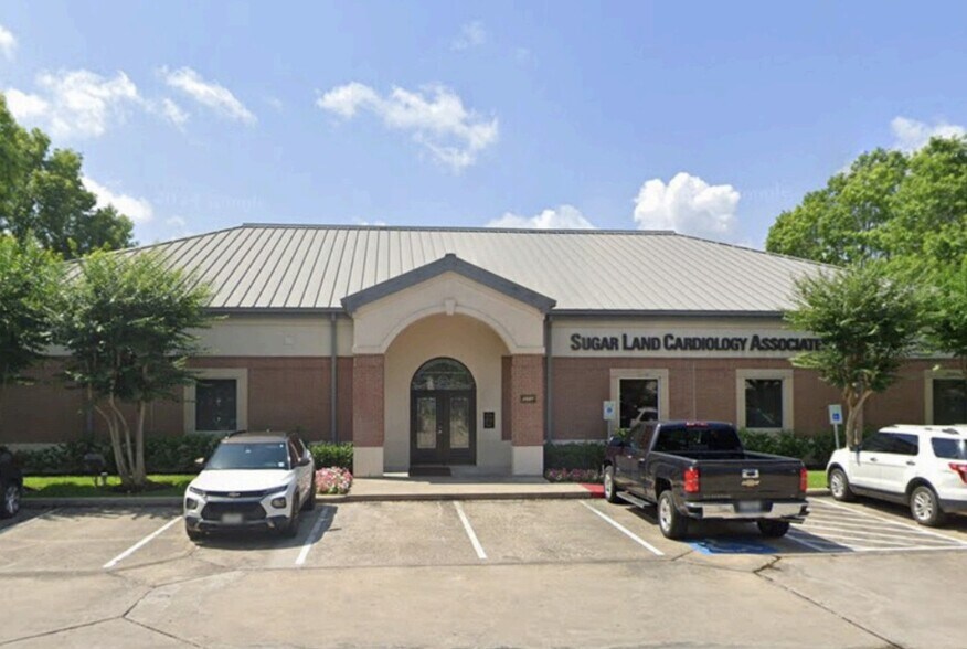Primary Photo Of 3527 Town Center Blvd, Sugar Land Medical For Lease