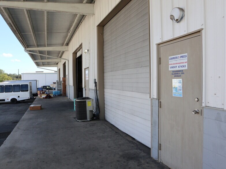 More Photos Of 572-2 Appleyard Dr, Tallahassee Warehouse For Lease