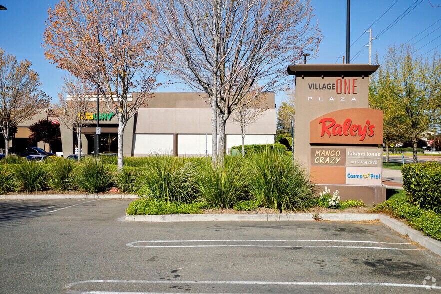 More Photos Of 3020 Floyd Ave, Modesto General Retail For Lease