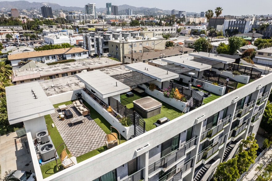 More Photos Of 1002 N Hudson Ave, Los Angeles Apartments For Sale