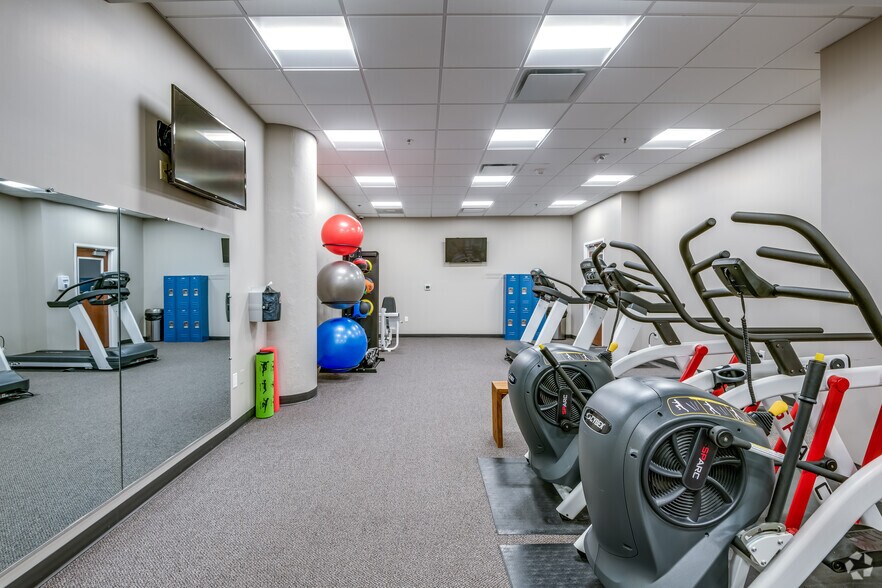 More Photos Of 133 W Pittsburgh Ave, Milwaukee Apartments For Lease