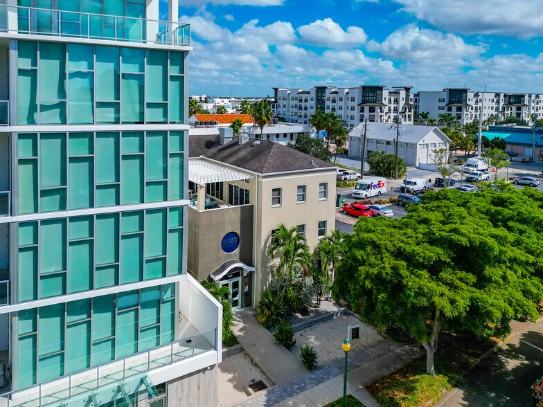 More Photos Of 1345 2nd St, Sarasota Office Residential For Sale