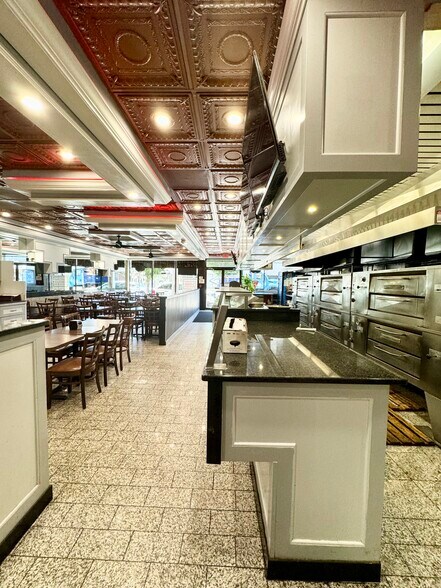 More Photos Of 908-912B Hempstead Tpke, Franklin Square Restaurant For Sale