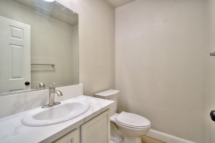 More Photos Of 1080 E Monte Vista Ave, Turlock Apartments For Sale