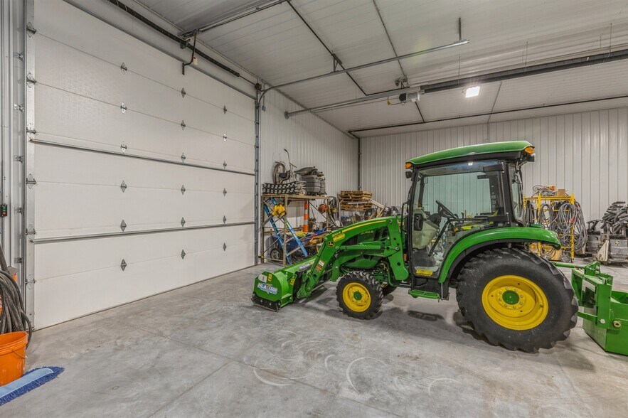 More Photos Of 33083 Ute Ave, Waukee Flex For Sale