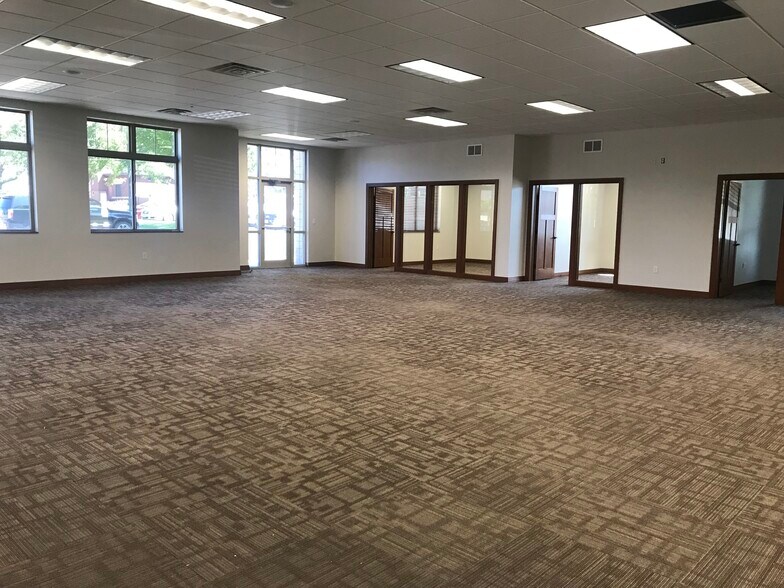 More Photos Of 5117 S Crossing Pl, Sioux Falls Office For Lease