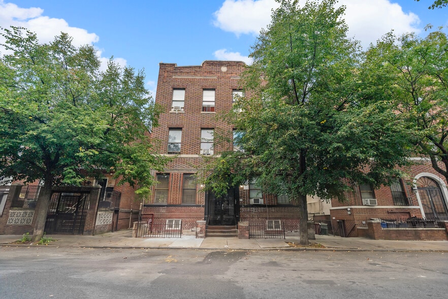 Primary Photo Of 129 Tapscott St, Brooklyn Apartments For Sale