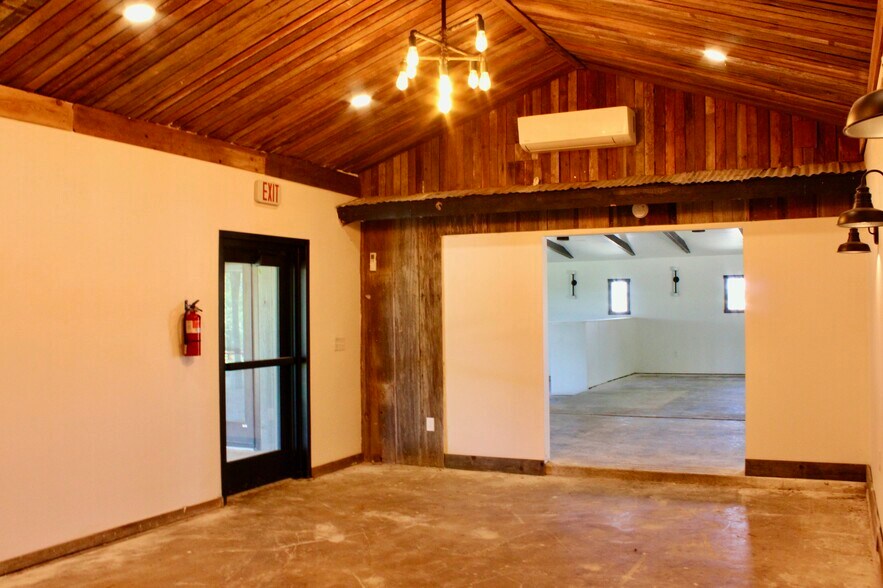 More Photos Of 18800 Hamilton Pool Rd, Dripping Springs Storefront Retail Office For Lease