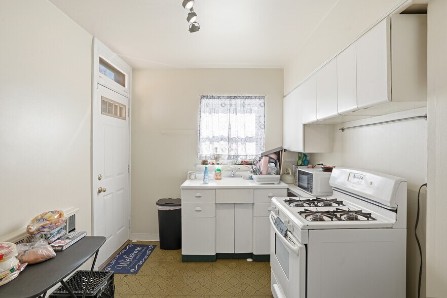 More Photos Of 10835 S Western Ave, Chicago Apartments For Sale
