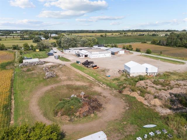 More Photos Of 8889 Oakwood Ave, Neenah Service For Sale