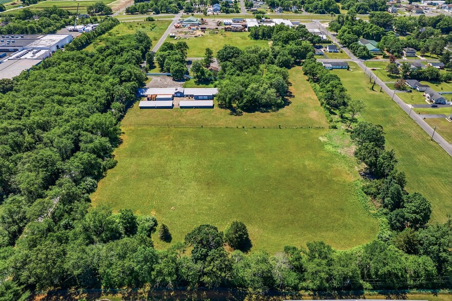 More Photos Of 50 Clara St, Landisville Warehouse For Sale