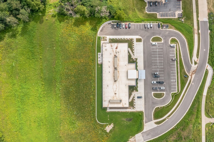 More Photos Of 1106 Military Blvd, Decorah Office For Sale