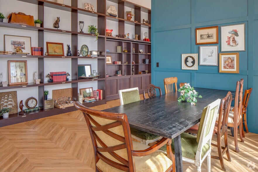 More Photos Of 1700 Blanshard St, Victoria Apartments For Lease