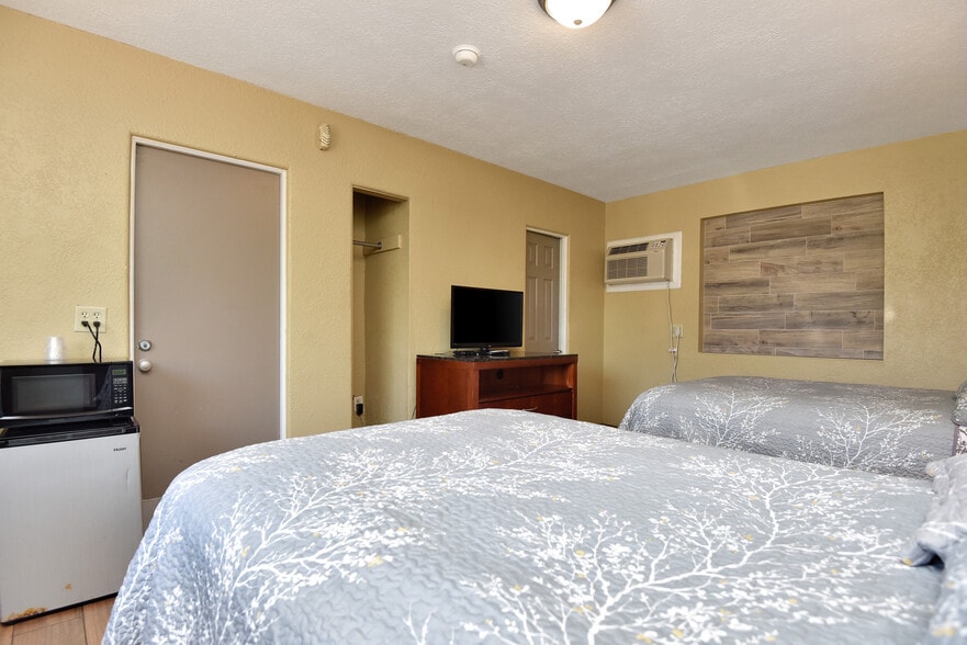 More Photos Of 808 S Atlantic Ave, Daytona Beach Hospitality For Sale