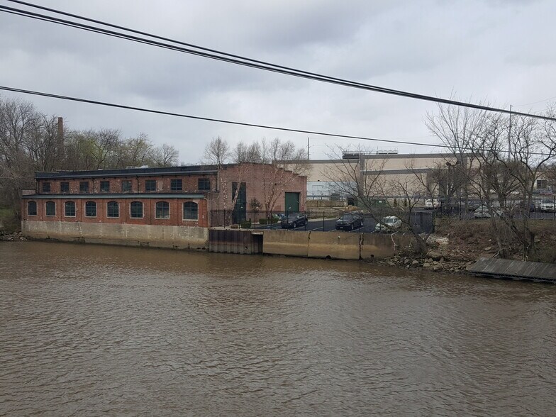 More Photos Of 1601 N Jessup St, Wilmington Manufacturing For Lease