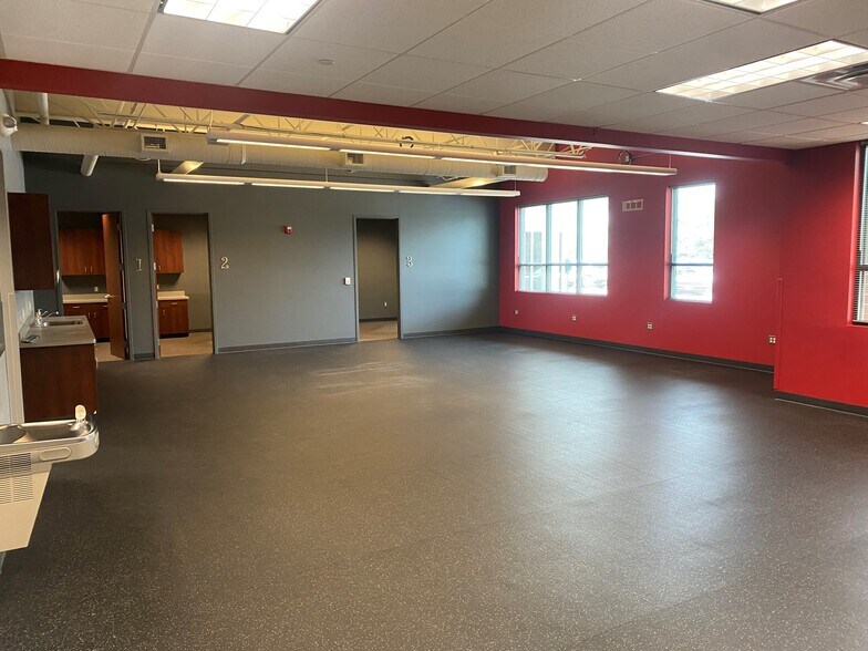 More Photos Of 43475 Dalcoma Dr, Clinton Township Medical For Lease