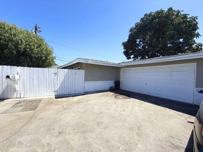 More Photos Of 1735 W Washington Ave, Santa Ana Multifamily For Sale