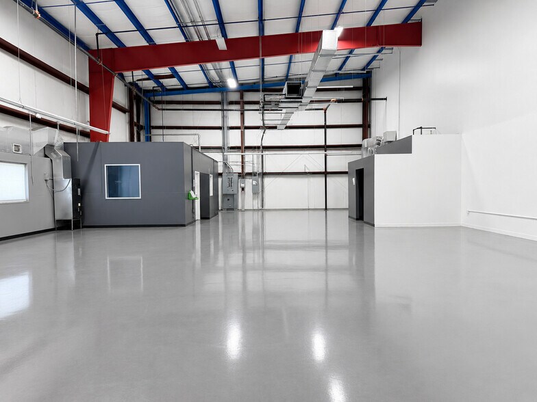 More Photos Of 7076 Davis Creek Rd, Jacksonville Warehouse For Lease