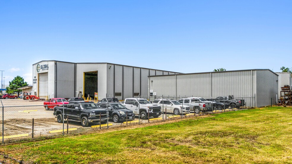 More Photos Of 109 Kodak Blvd, Longview Industrial For Sale