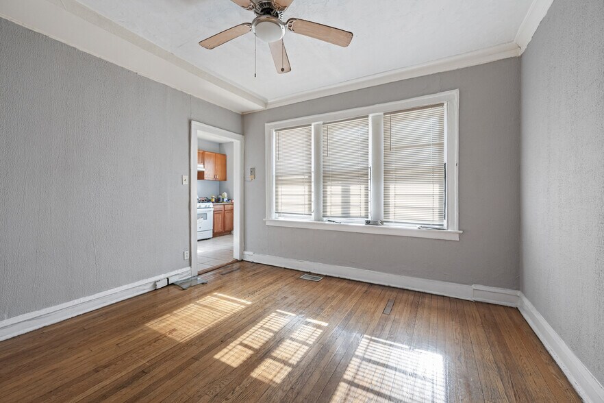 More Photos Of 447 E 82nd St, Chicago Apartments For Sale