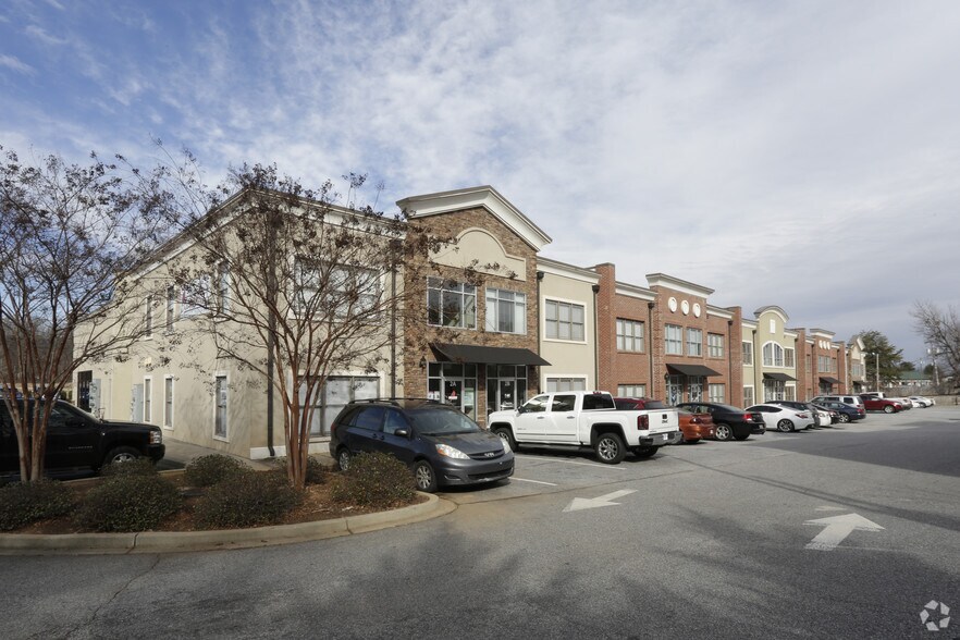 More Photos Of 955 W Wade Hampton Blvd, Greer Office For Lease