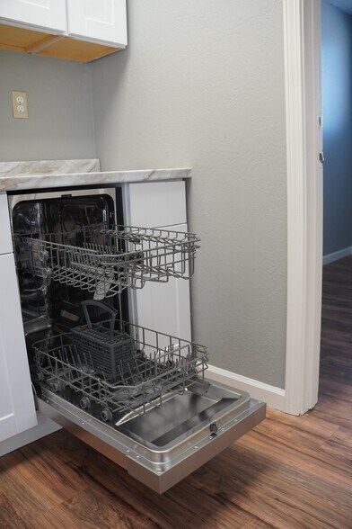 More Photos Of 5060 Sunrise Blvd, Fair Oaks Loft Creative Space For Sale