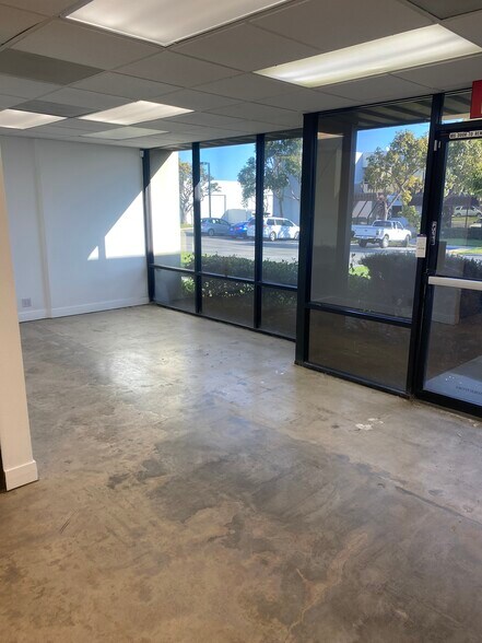 More Photos Of 760 W 16th St, Costa Mesa Warehouse For Lease