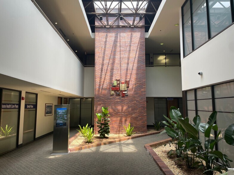 More Photos Of 1224 Fern Ridge Pky, Saint Louis Unknown For Lease