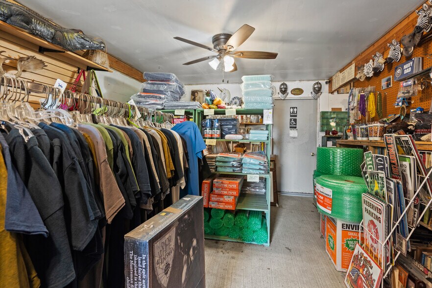 More Photos Of 8428 Teichman Rd, Galveston Showroom For Sale