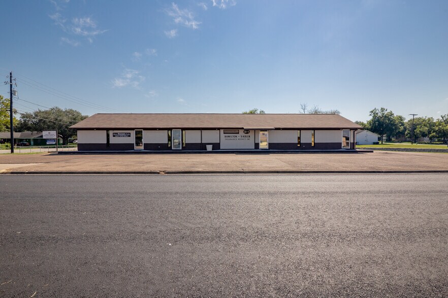 Primary Photo Of 1001 E Airline Rd, Victoria Office For Sale