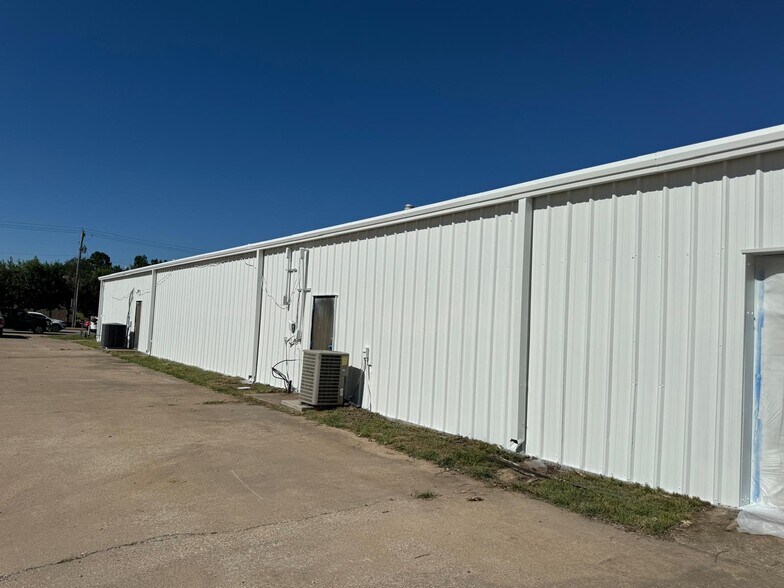 More Photos Of 1210 SE Walton Blvd, Bentonville Freestanding For Lease