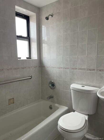 More Photos Of 13225 Pople Ave, Flushing Apartments For Sale