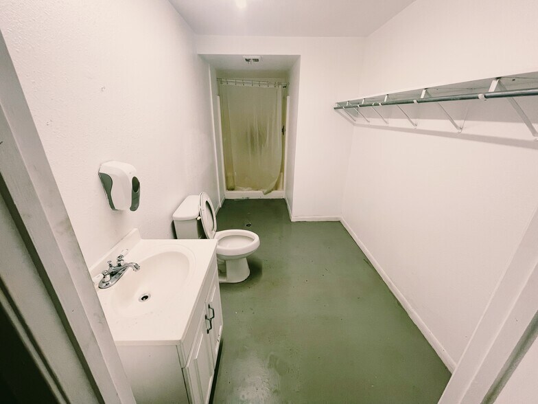 More Photos Of 4515 Smith Rd, Von Ormy Truck Terminal For Lease