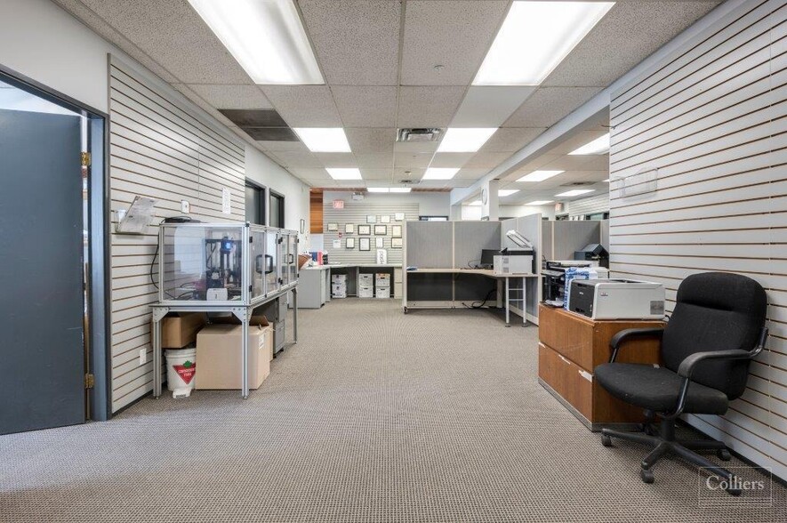 More Photos Of 19689 Telegraph Trl, Langley Twp Service For Lease