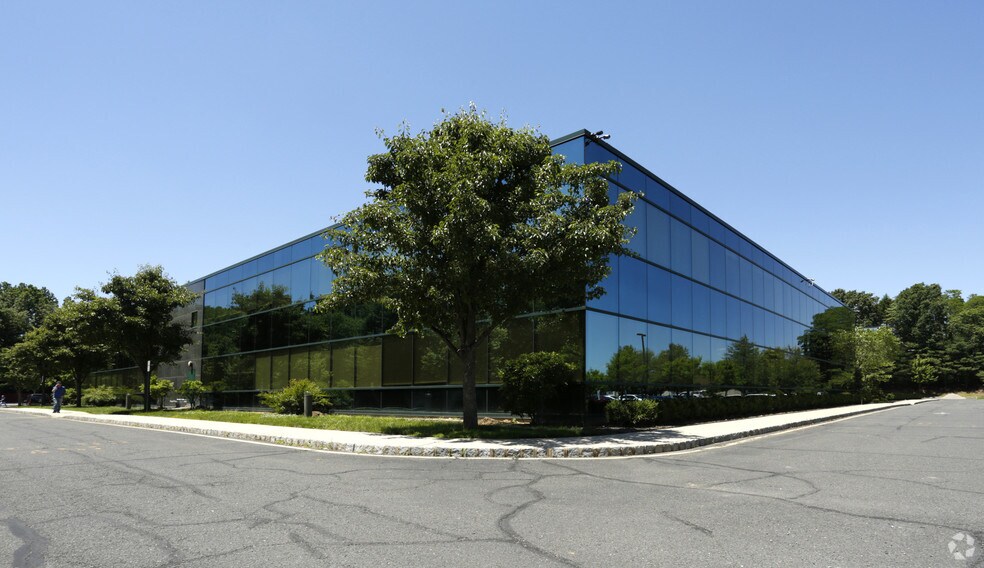 More Photos Of 195 Route 9 S, Manalapan Township Office For Lease