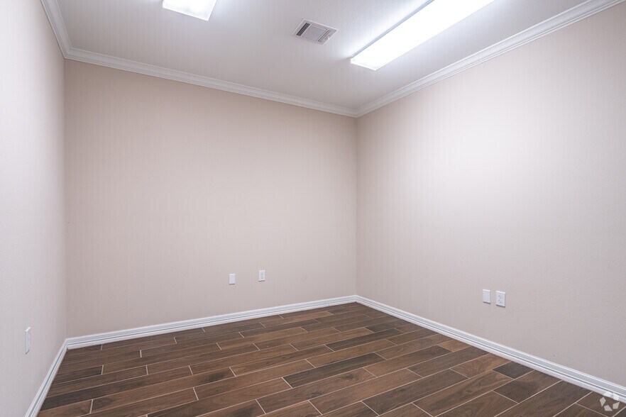 More Photos Of 2743 Smith Ranch Rd, Pearland Medical For Sale