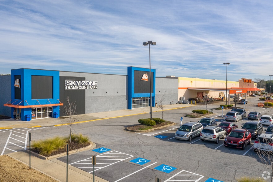 More Photos Of 1072-1180 Bullsboro Dr, Newnan Unknown For Lease