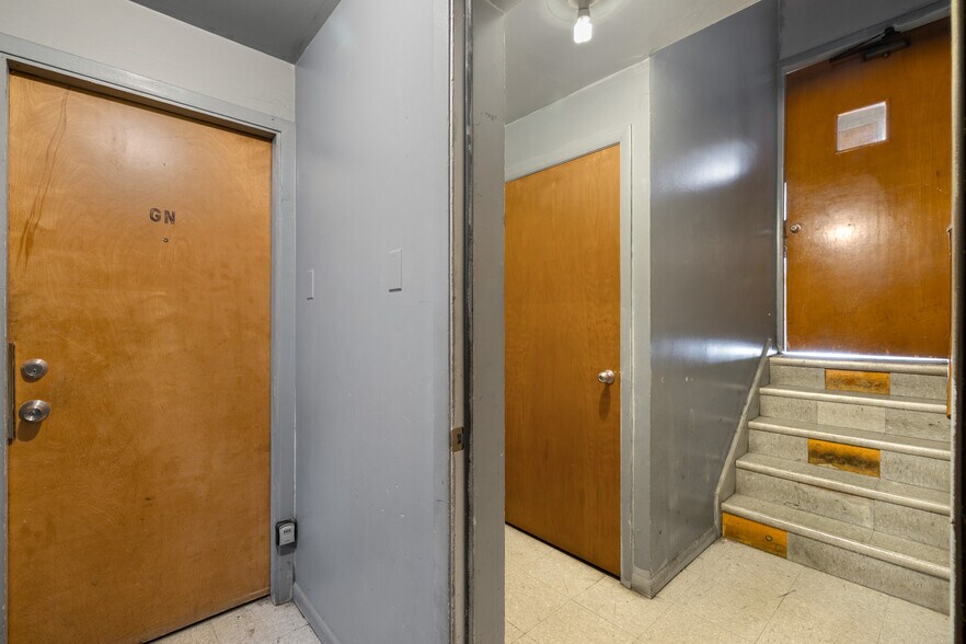 More Photos Of 3631 147th St, Midlothian Apartments For Sale