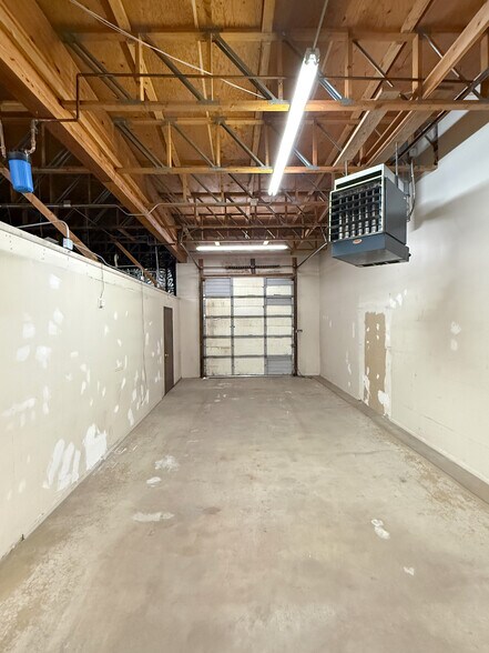 More Photos Of 220 W 2950 S, Salt Lake City Light Manufacturing For Lease