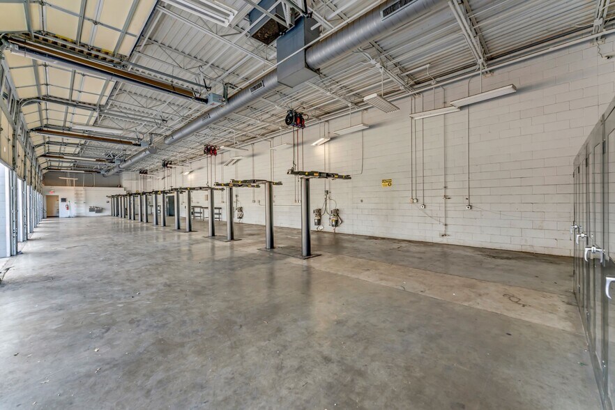 More Photos Of 211 University Drive, Fort Worth Auto Dealership For Sale