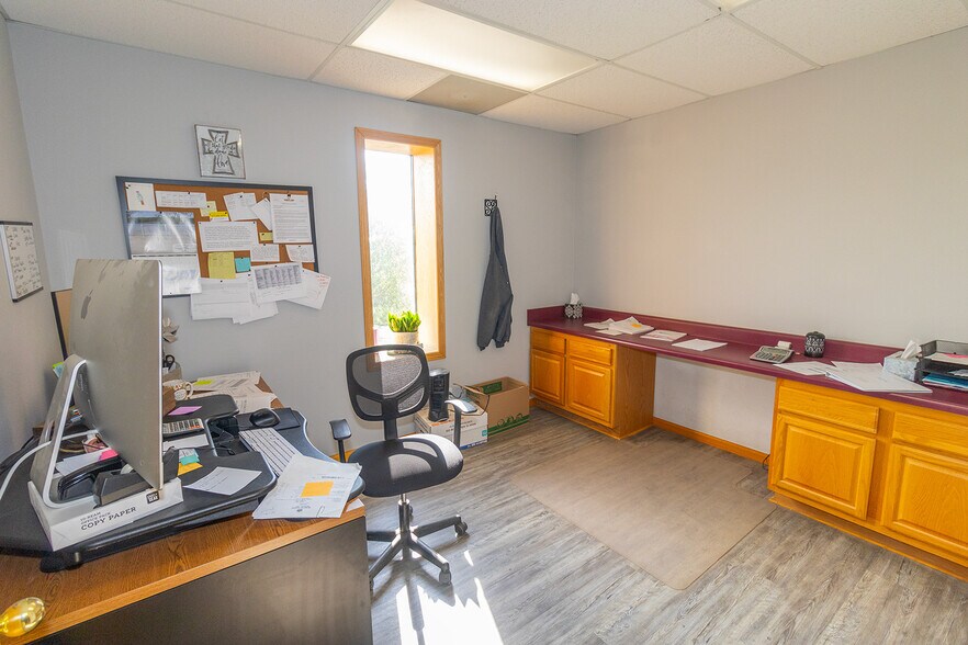 More Photos Of 1919 W Central Ave, El Dorado Warehouse For Lease