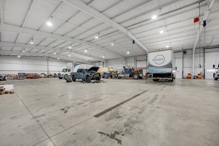 More Photos Of 22800 Highway H, Sedalia Manufacturing For Sale
